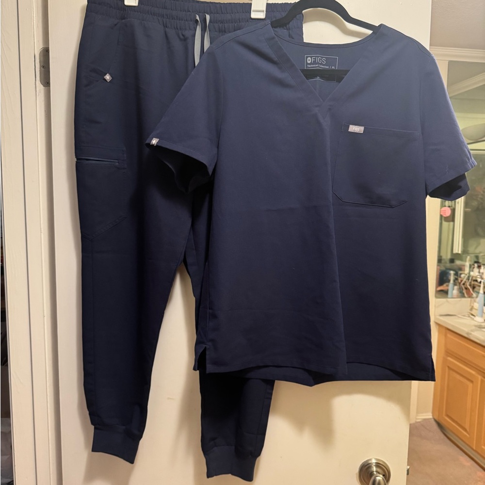 FIGS Navy Blue Catarina Scrub Top and High-Waisted Jogger Pants Set
